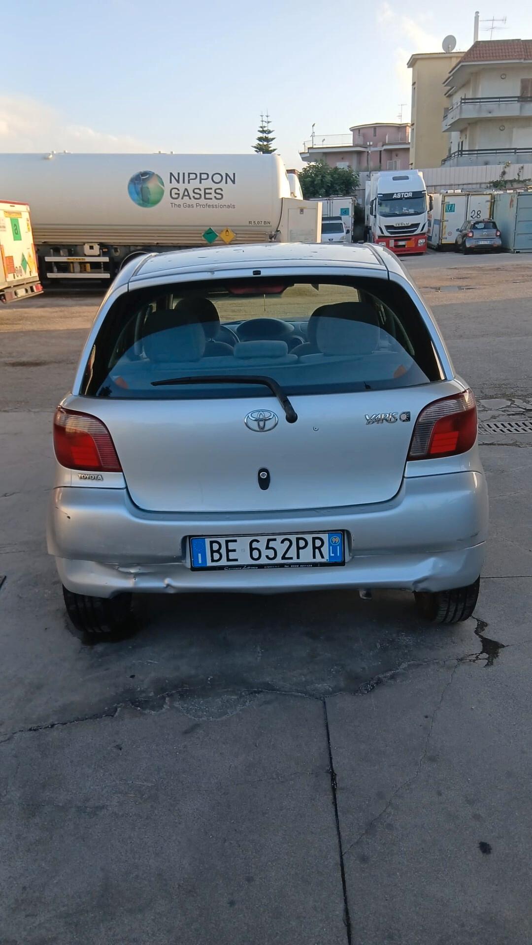 Toyota Yaris 1.0i 16V cat 5 porte Sol