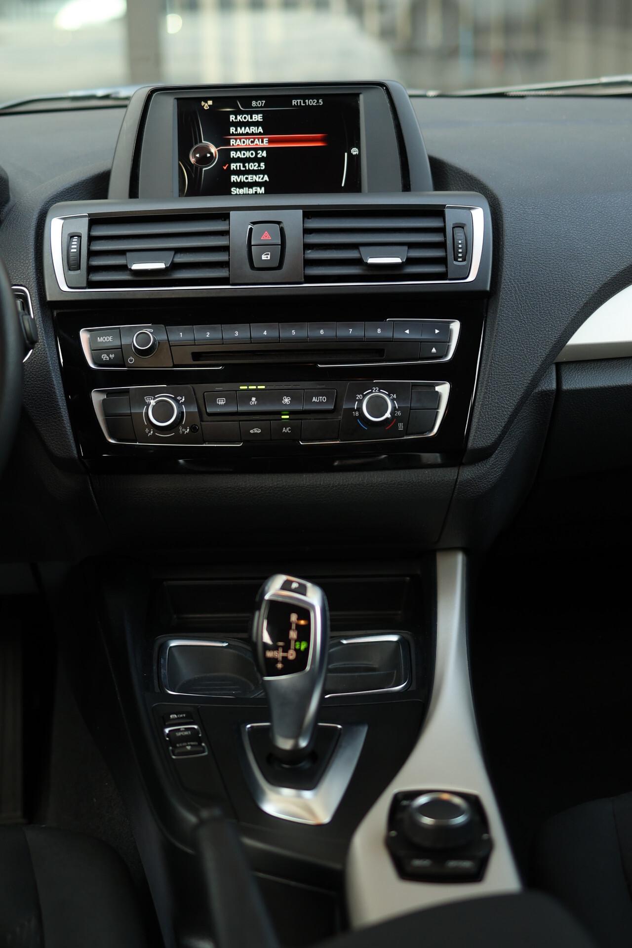Bmw 118 118d 5p. Advantage
