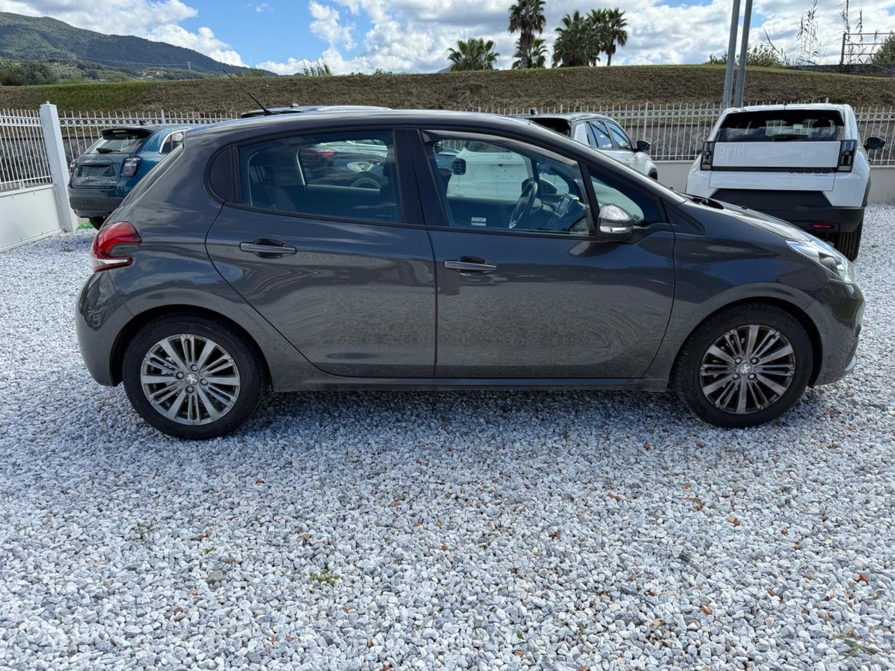 Peugeot 208 PureTech 82 5 porte Allure