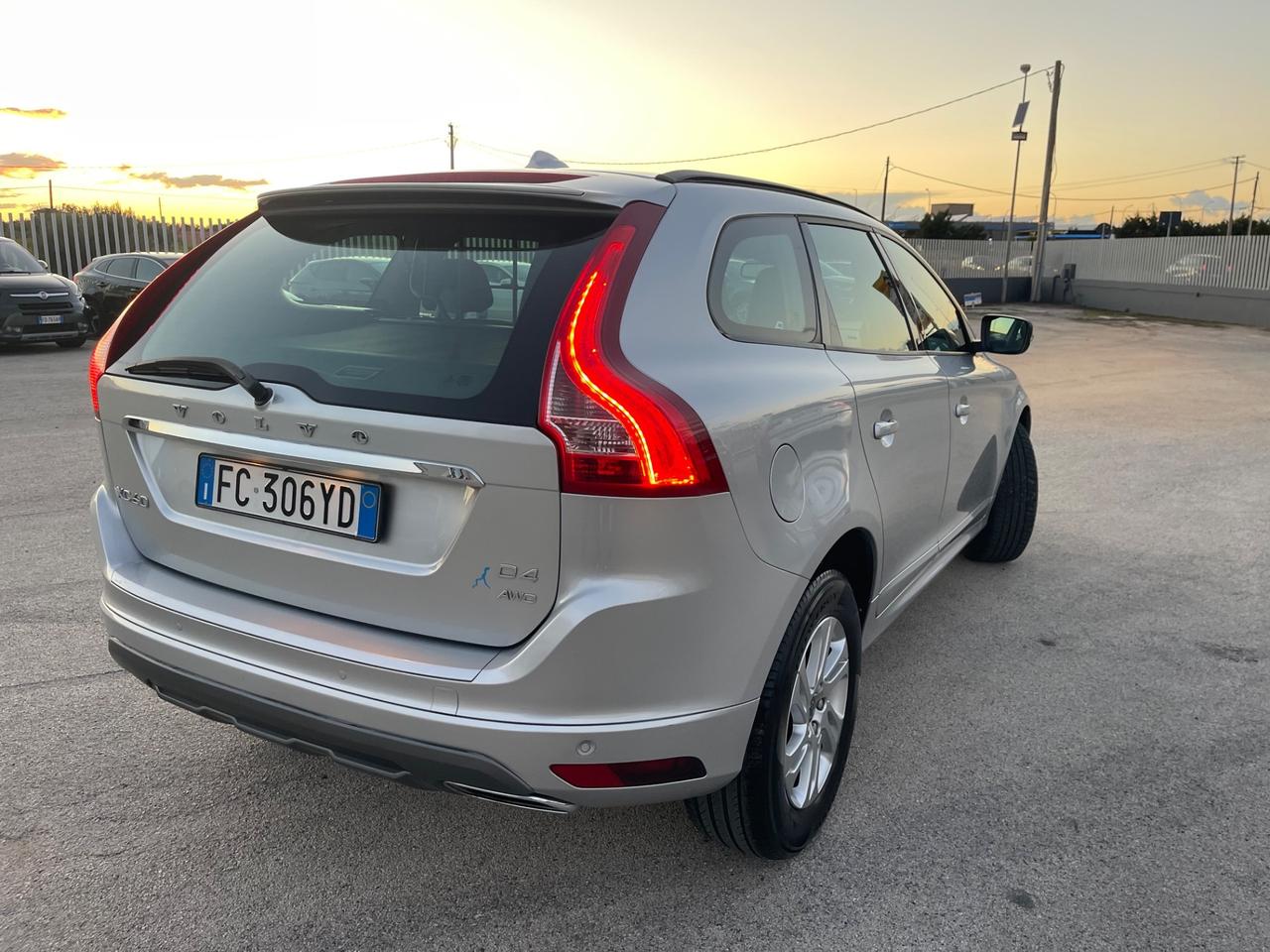 VOLVO XC60 2.4 D4 190CV 4WD MANUAL FUL TETTO 16