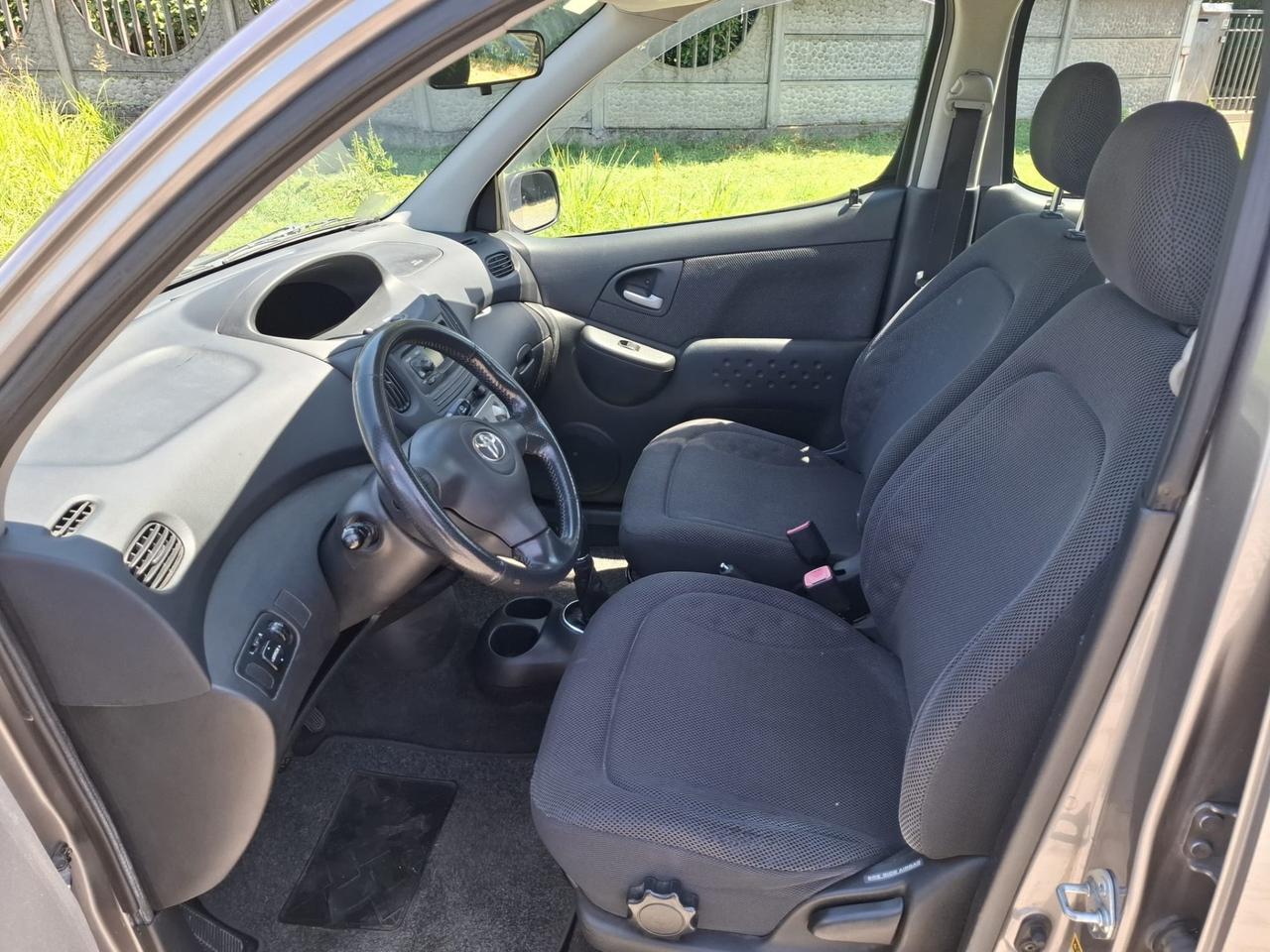 Toyota Yaris Verso 1.3i 16V cat Sol '03