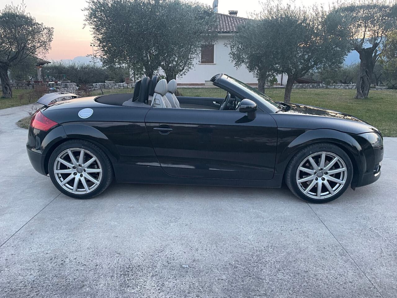 Audi TT Roadster 2.0 TFSI