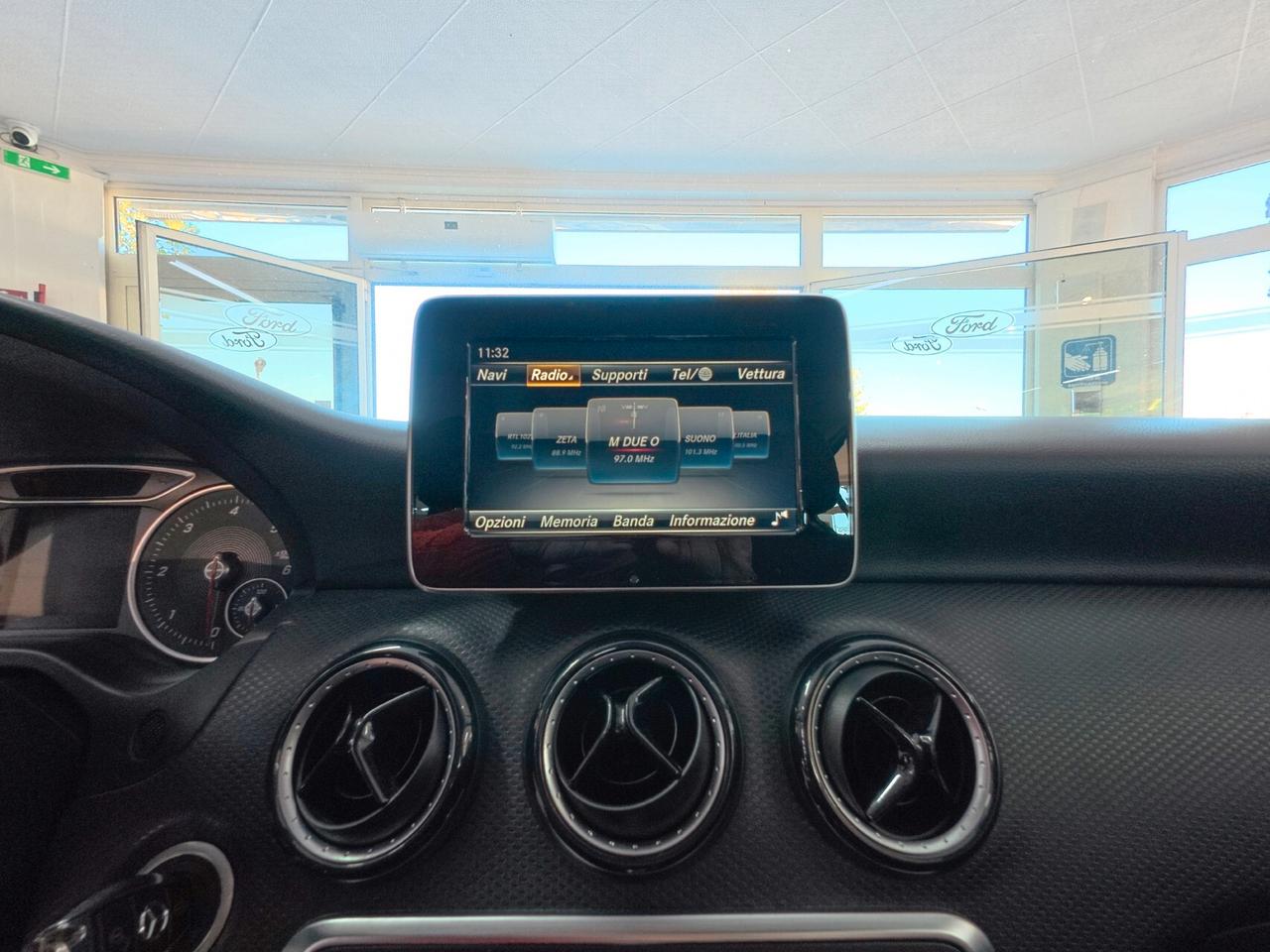 Mercedes-benz A 180 d Premium