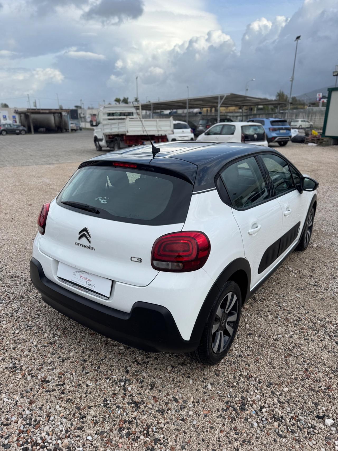 Citroen C3 PureTech 82 Shine bicolor