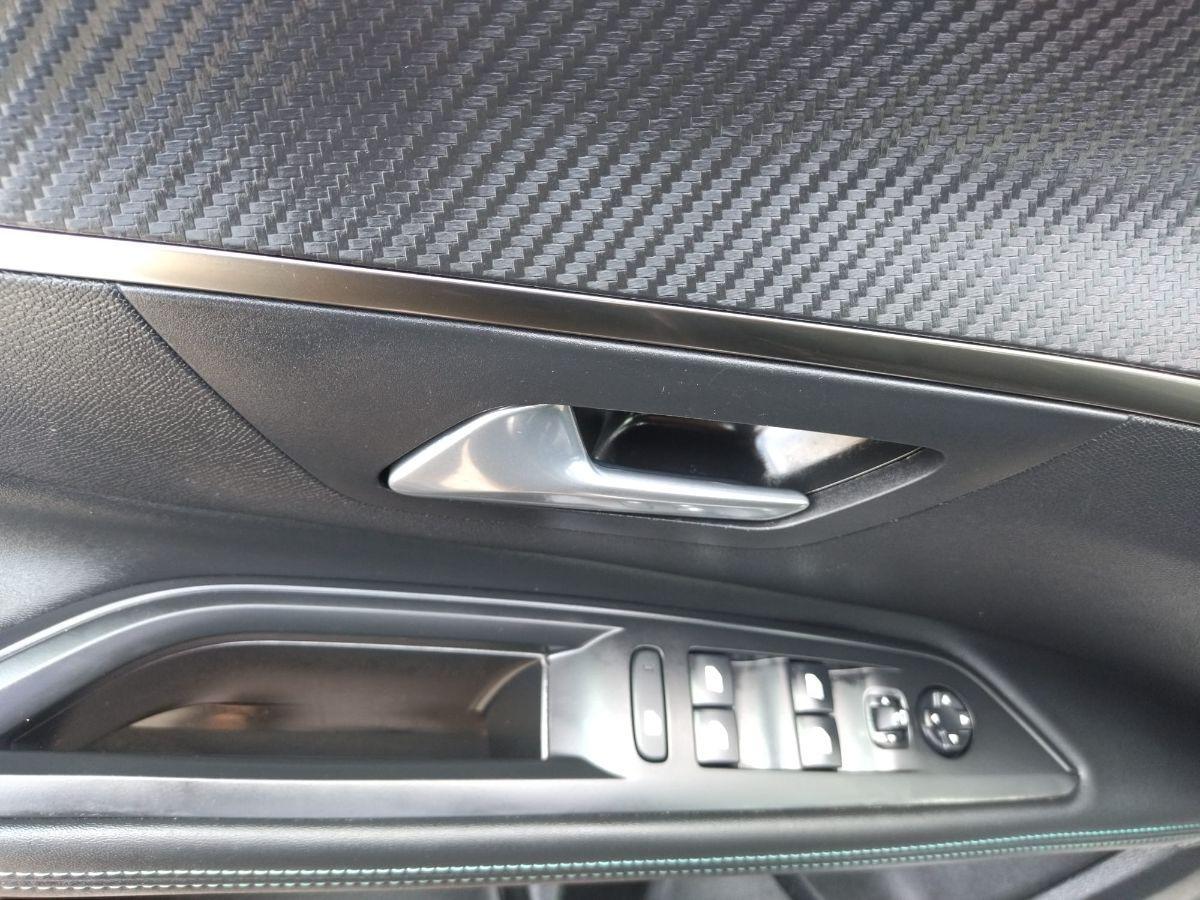 PEUGEOT 5008 BlueHDi 130 EAT8 Allure 7 POSTI