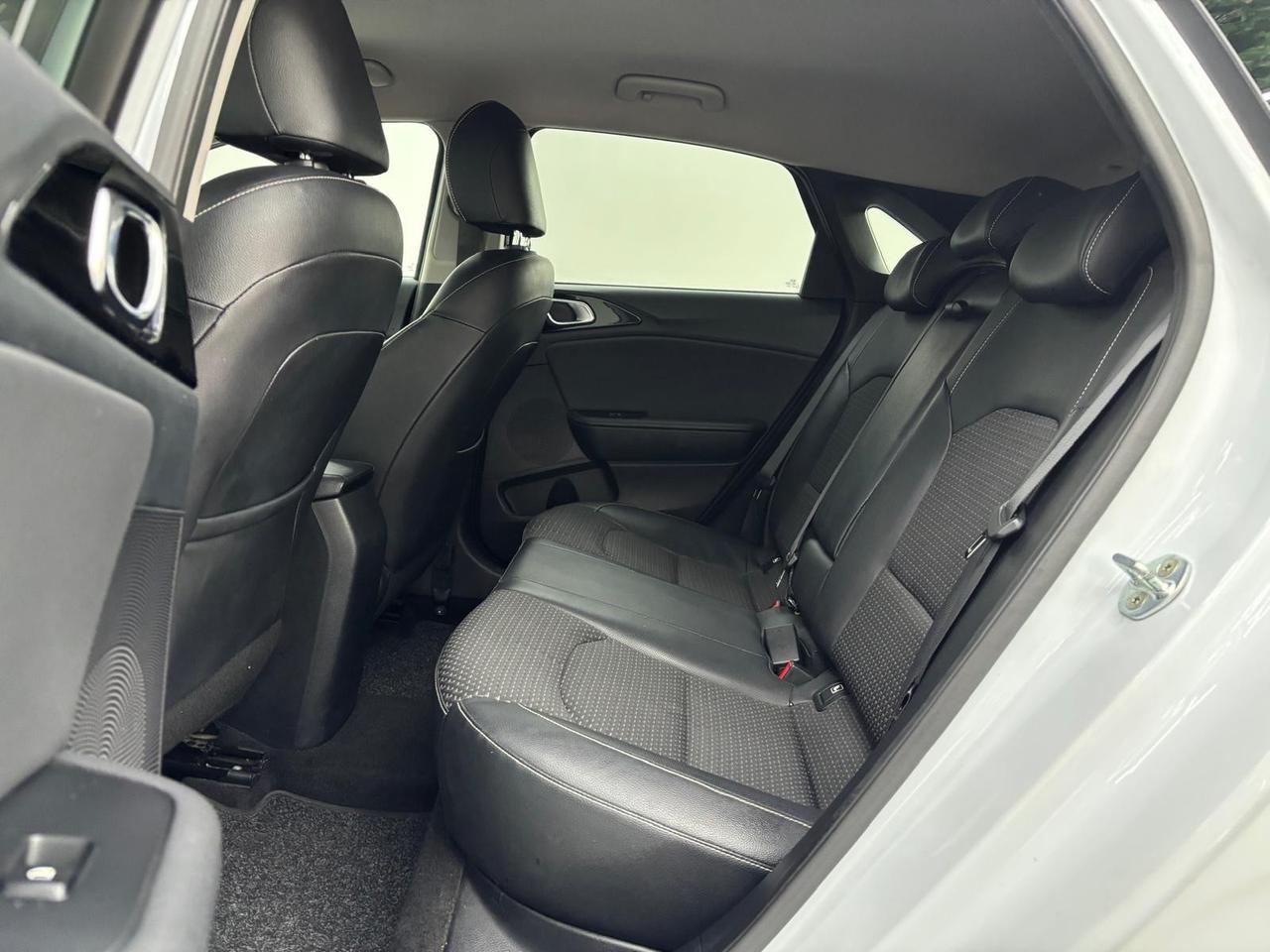 Kia Ceed 1.6 CRDi 136 CV 5p. Evolution