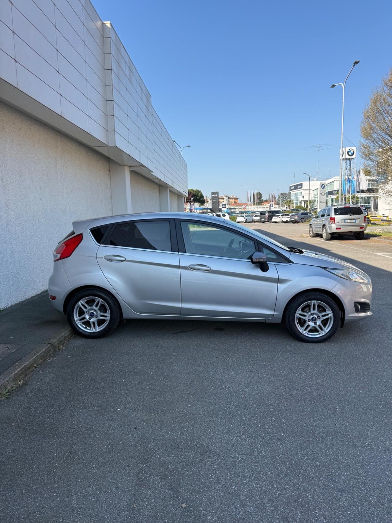 Ford Fiesta Ikon 1.2 60CV 5 porte per neopatentati