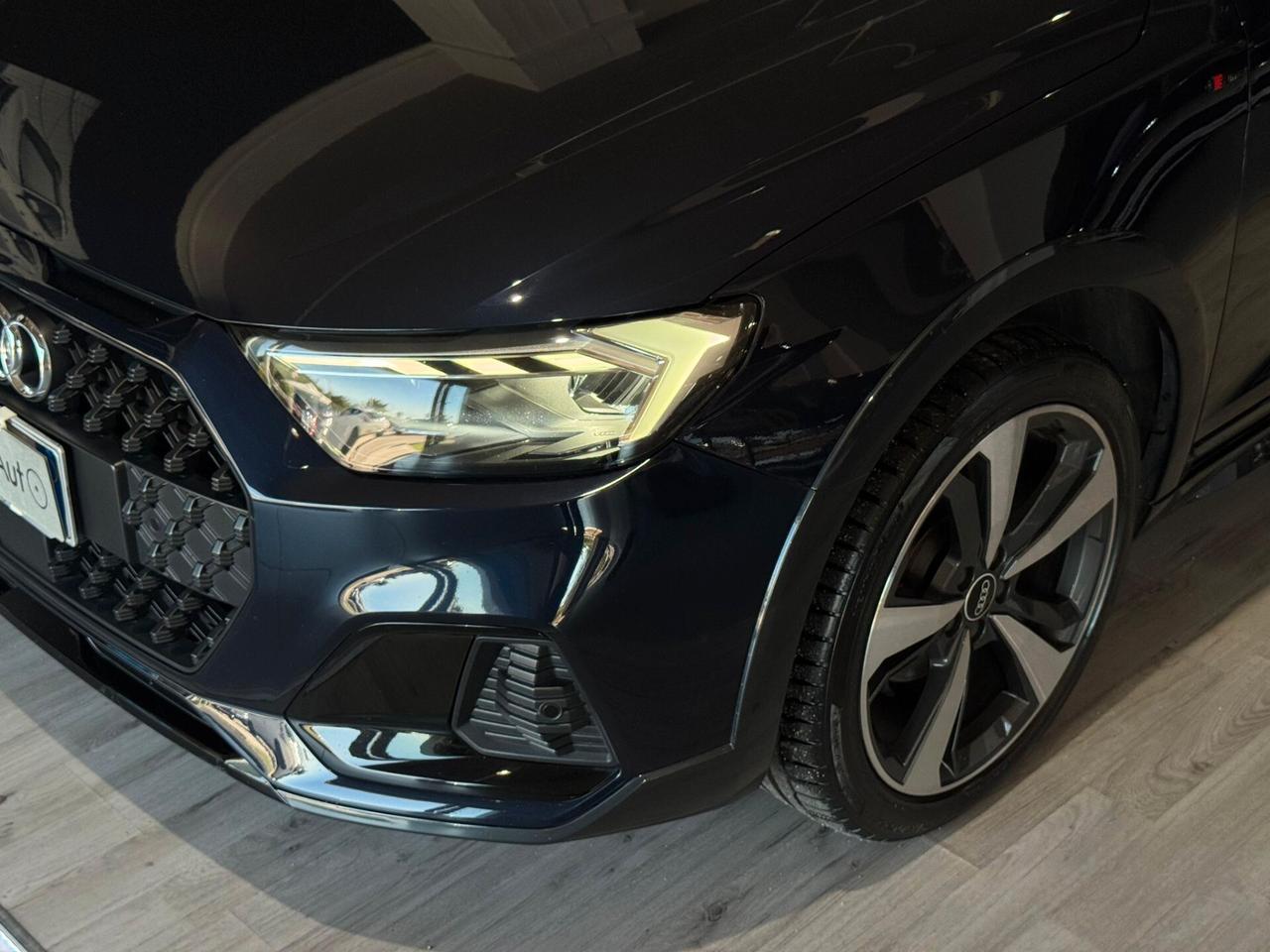Audi A1 citycarver 30 TFSI S Tronic Identity Contrast