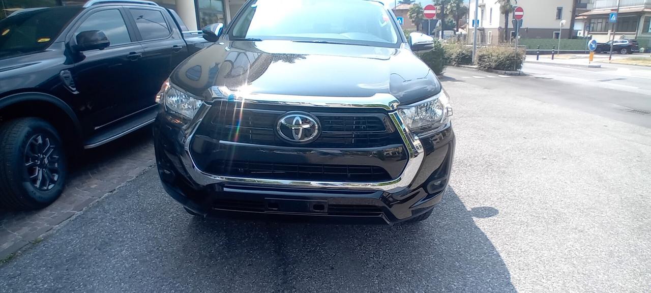 Toyota Hilux 2.8 D-4D 4WD 4 porte DoubleCab Lounge My 25