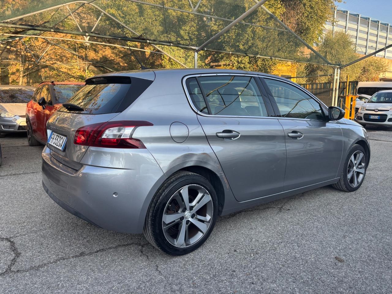 Peugeot 308 1.6 HDi 115 CV 5 porte Allure