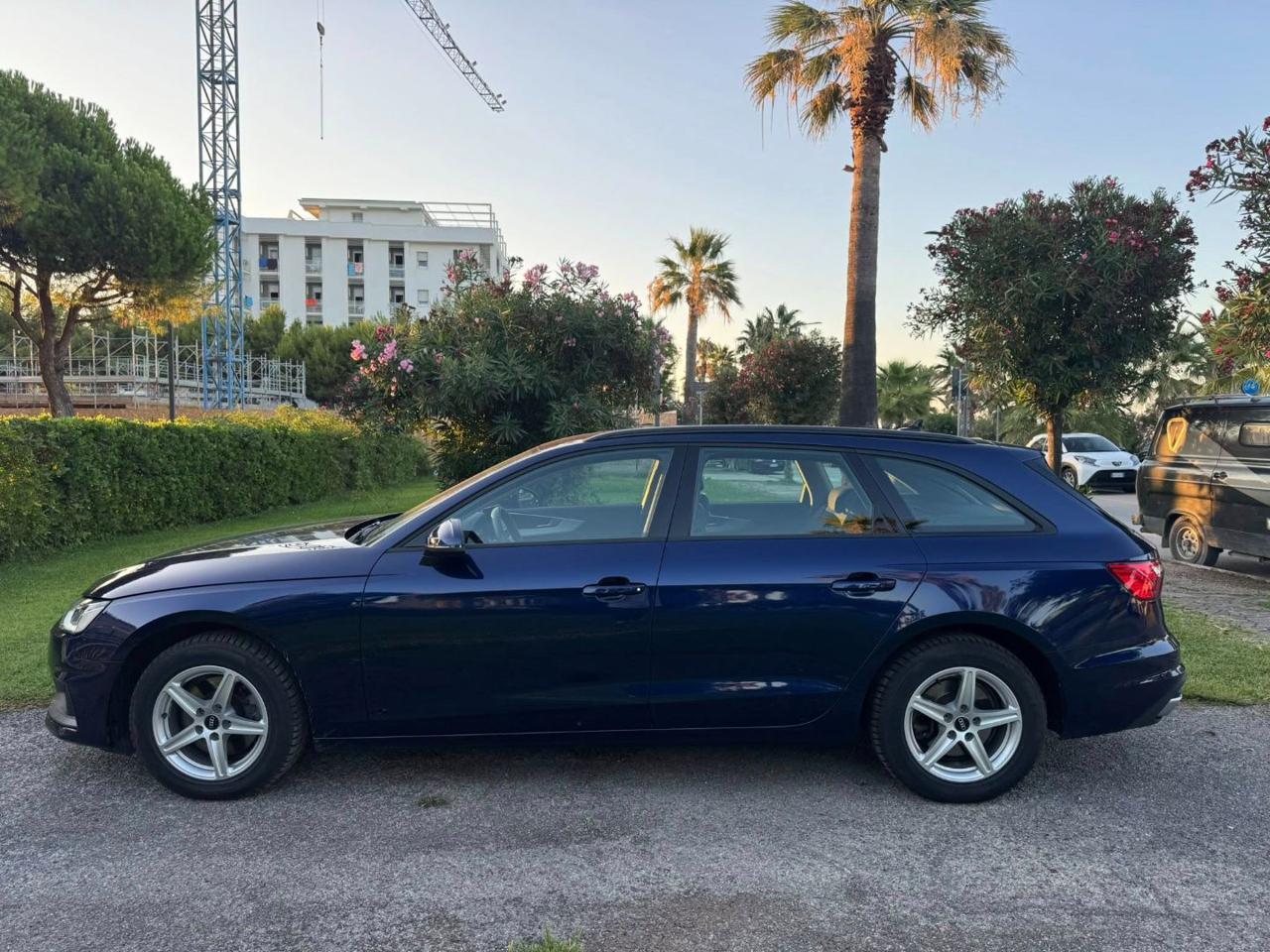 Audi A4 Avant 30 2.0 tdi mhev Business Advanced 136cv s-tronic
