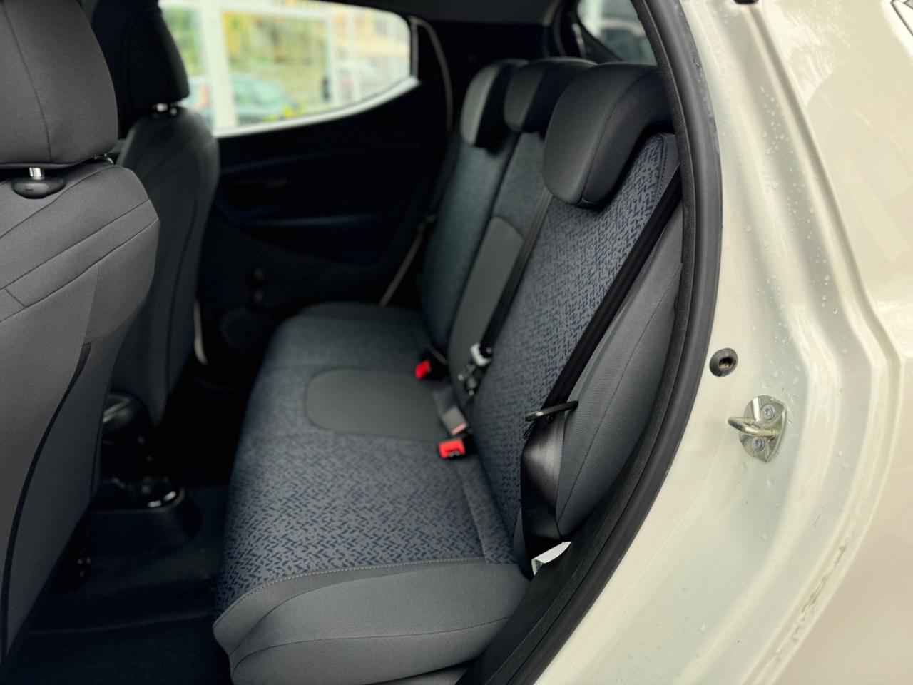 Lancia Ypsilon Hybrid e-DCT Edizione Cassina