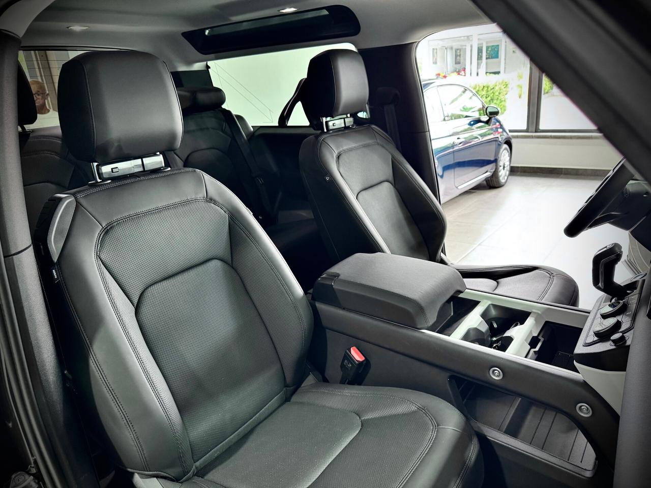 Land Rover Defender 90 3.0d i6 200CV Mhev X-Dynamic S Carpatian Grey