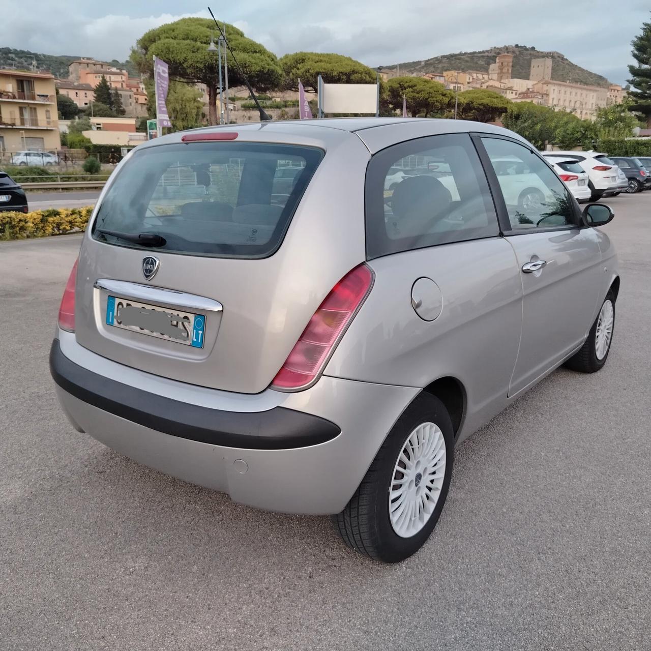 Lancia Ypsilon 1.2 16V Argento