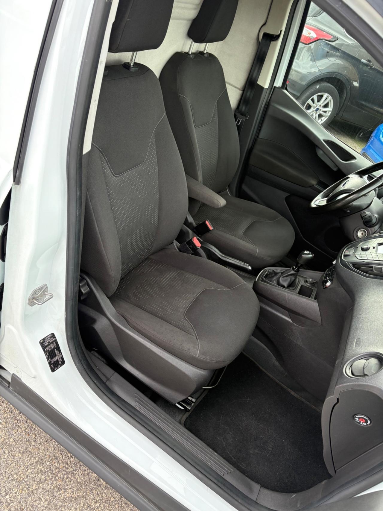 Ford Transit Courier 1.5 TDCi 75CV Van Entry