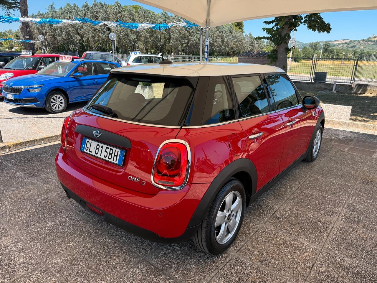 "UNA CHICCA" Mini 1.5 One D Hype
