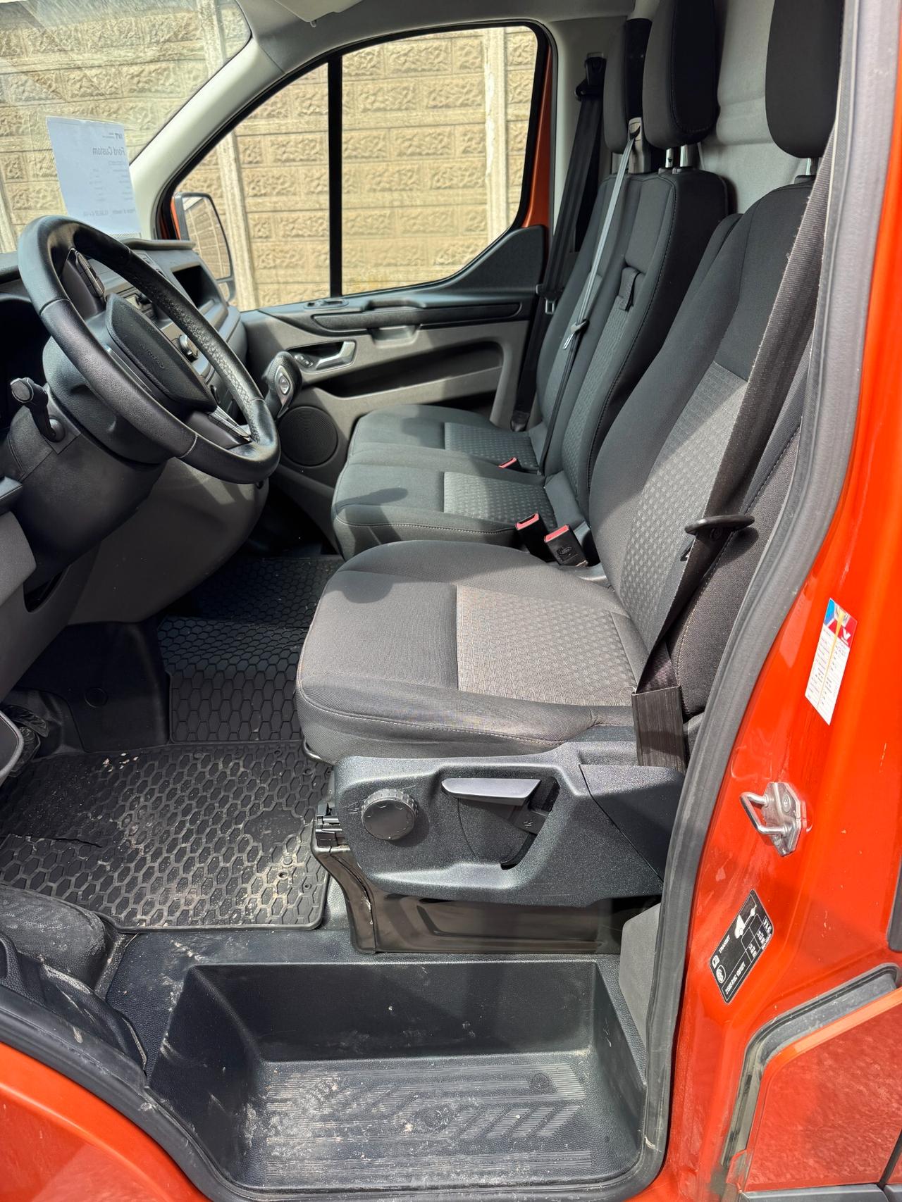 Ford Transit Custom Transit Custom 300 2.0 TDCi 130 aut. PC Furgone Titanium