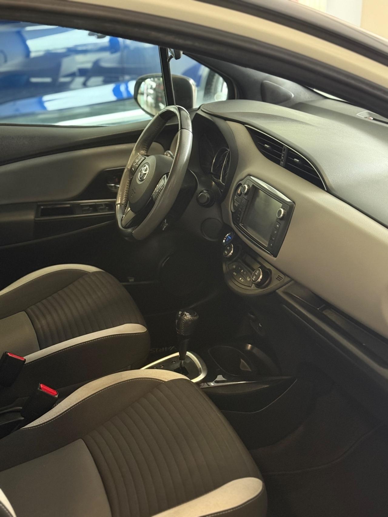 Toyota Yaris 1.5 Hybrid 5 porte Trend Platinum Edition