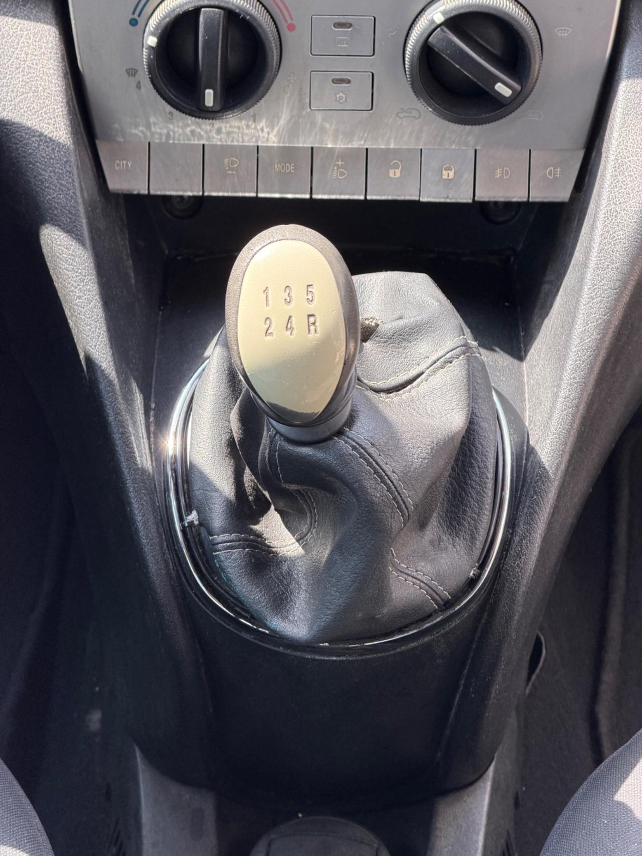 Lancia Ypsilon 1.2 B-colore- cinghia sostituita-neopatentati-Garanzia