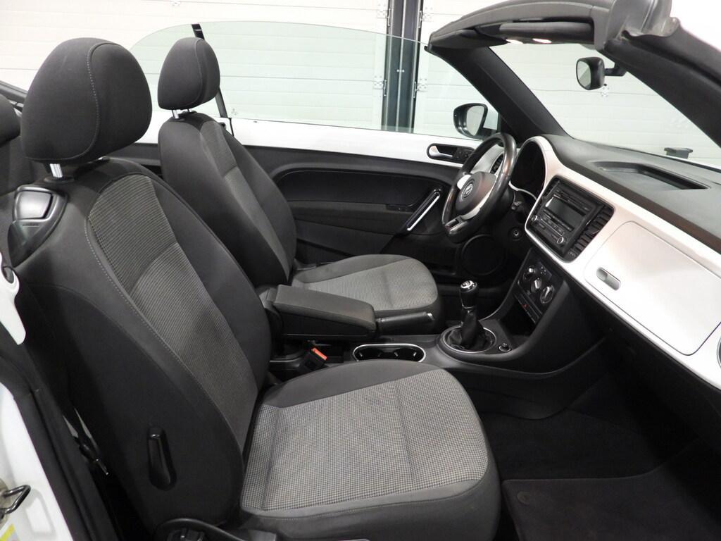Volkswagen Maggiolino Maggiolino Cabrio 1.6 tdi Design 105cv