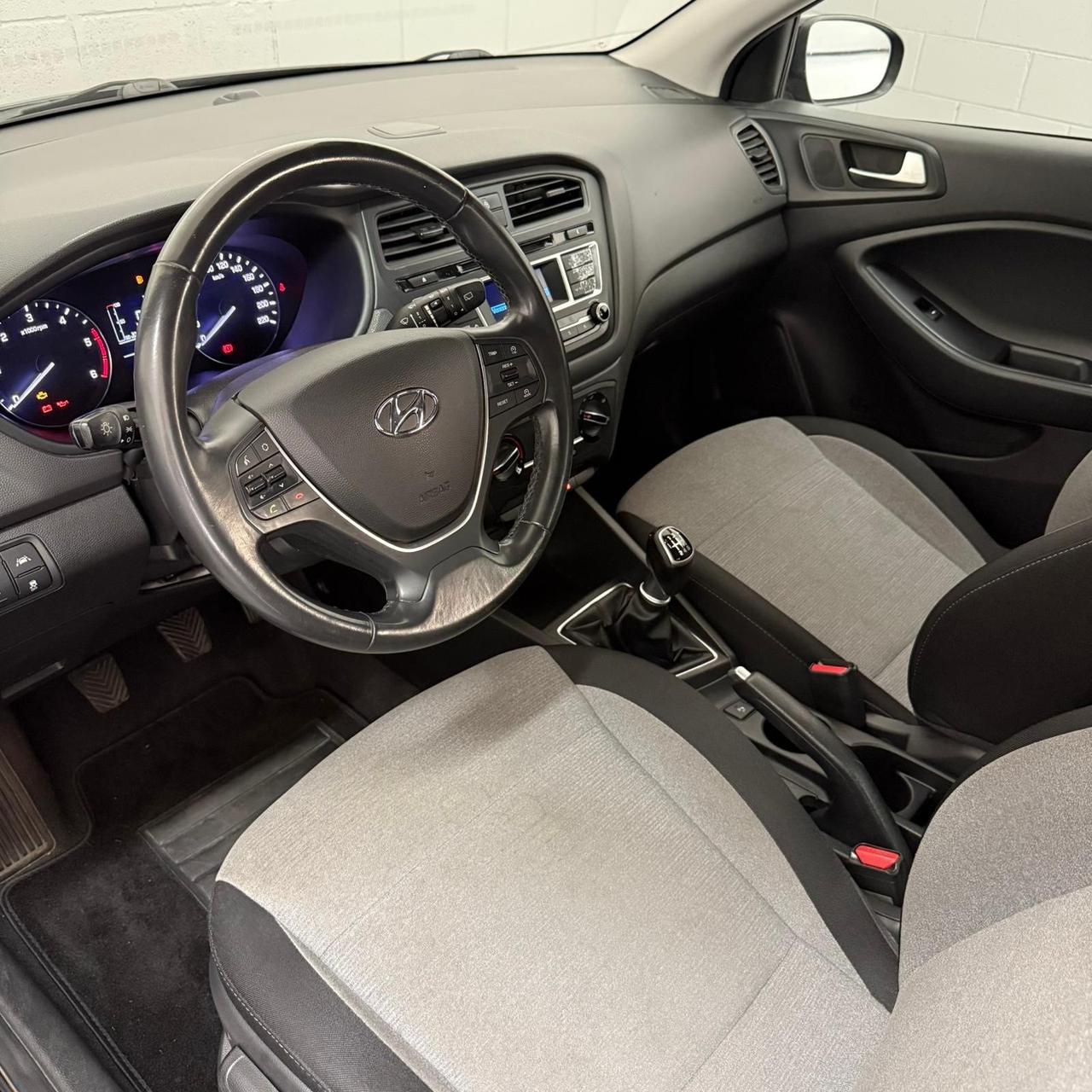 Hyundai i20 1.1 NEOPATENTATI EURO6