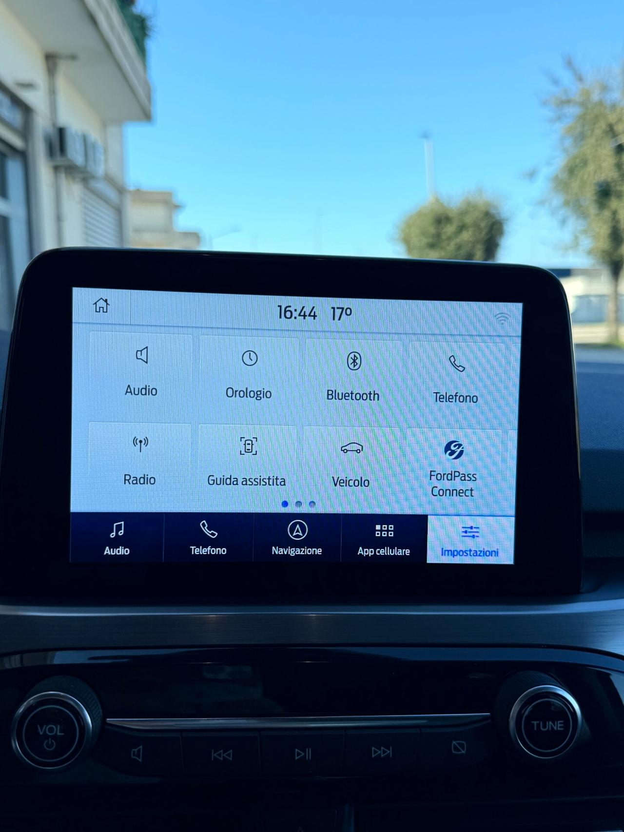 Ford Kuga 1.5 ecoblue Titanium 120cv NAVI,SENSORI DI PARCHEGGIO,BLUETOOTH,KM CERTIFICATI!