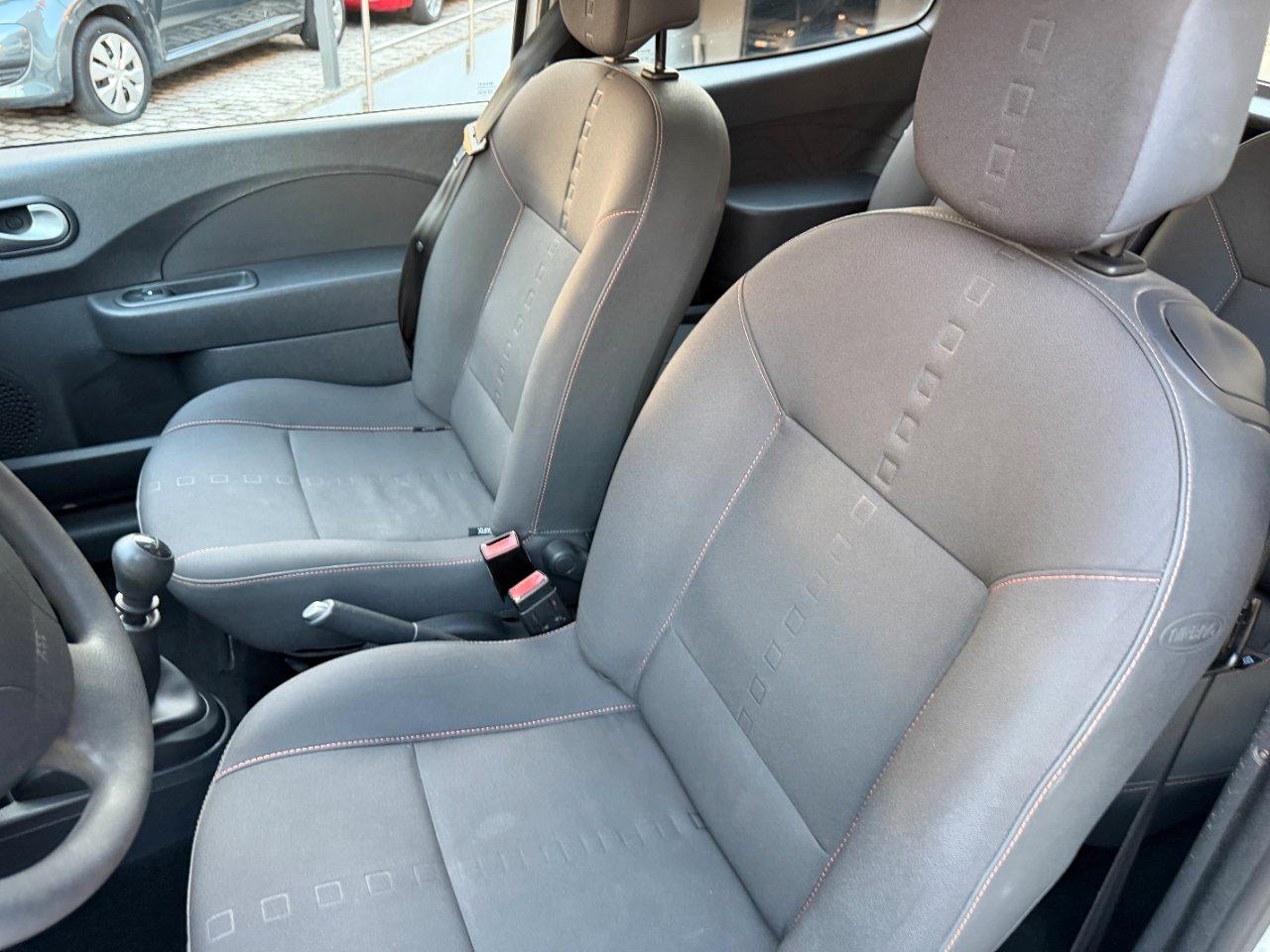 Renault Twingo 1.2 Le Iene 60cv IDONEA NEOPATENTATI