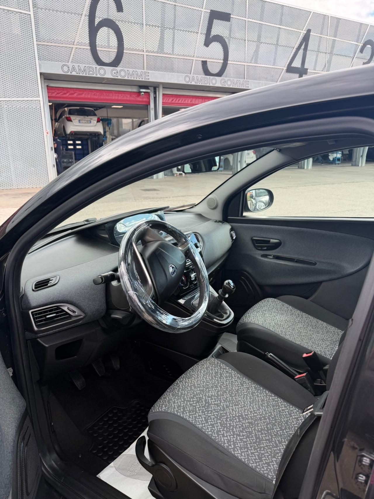 Lancia Ypsilon 1.2 69 CV 5 porte S&S Elefantino Blu