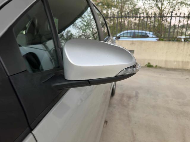 TOYOTA Yaris 1.5 Hybrid 5 porte Active AUTOMATICA PER NEOPATENT