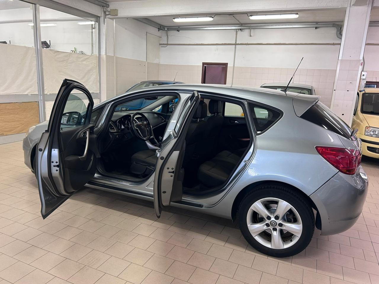 Opel Astra 1.7 CDTI 110CV 5 porte Elective Cosmo