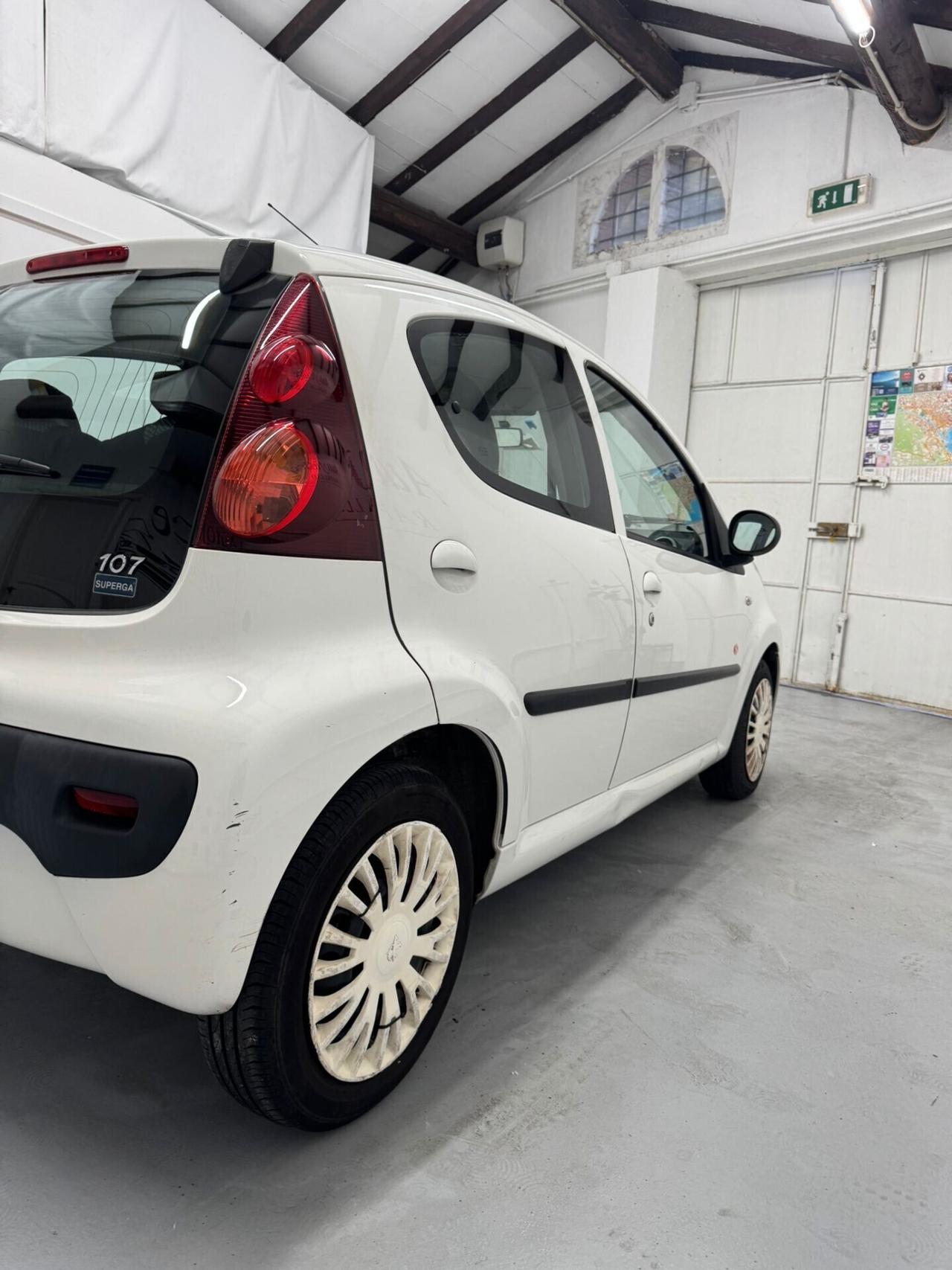 Peugeot 107 1.0 68CV 5p. Superga