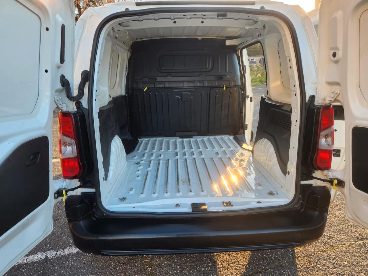 Opel combo 1.5 D unipro km autostradali fatturabile