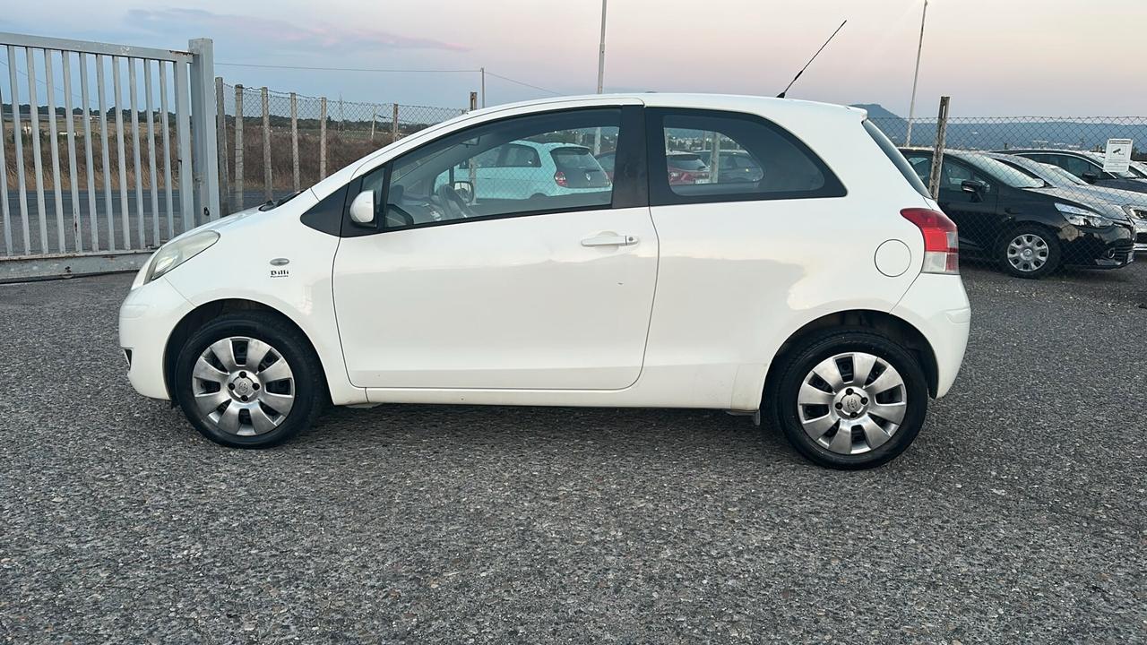 Toyota Yaris 1.0 3 porte Now