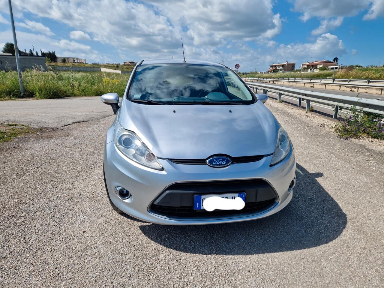 Ford Fiesta 1.6 TDCi 90CV 5 porte DPF Titanium