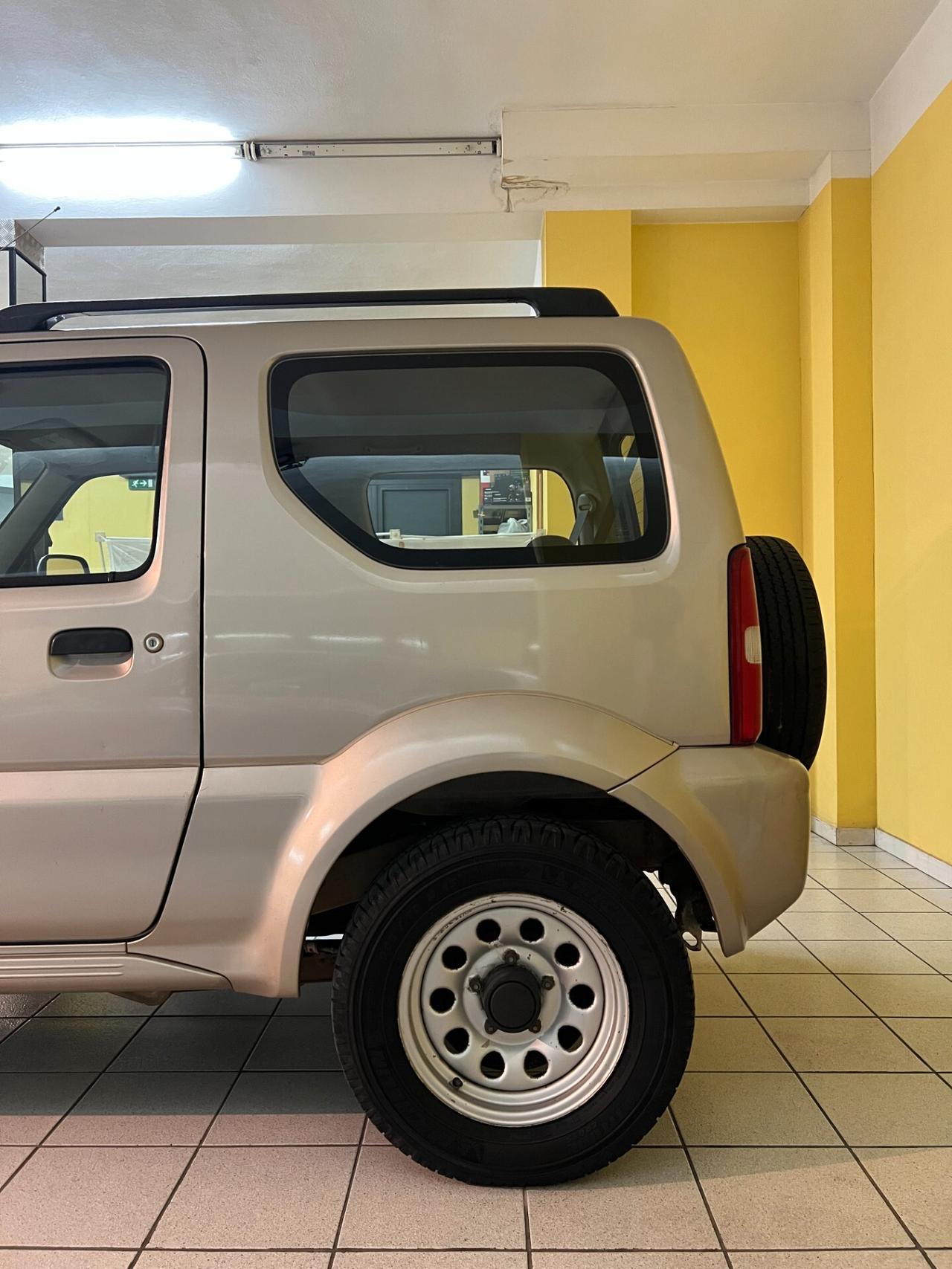 Suzuki Jimny 1.3i 16V cat 4WD JLX