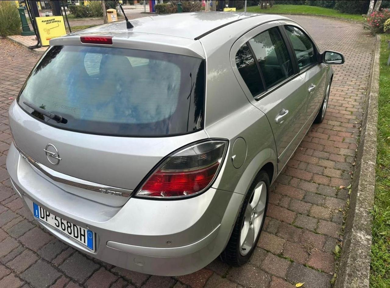Opel Astra 1.7 CDTI 101CV 5 porte Cosmo