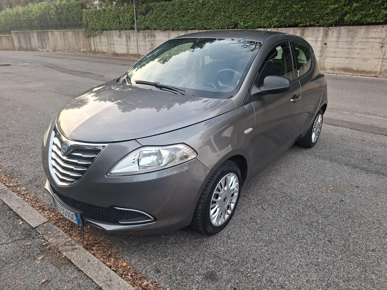 Lancia Ypsilon 0.9 TwinAir 85 CV 5 porte S&S DFN Platinum