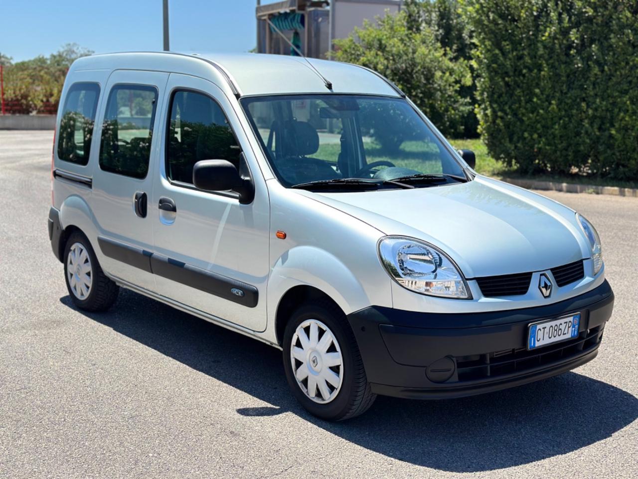 Renault Kangoo 1.5 dCi/82CV trasporto disabili