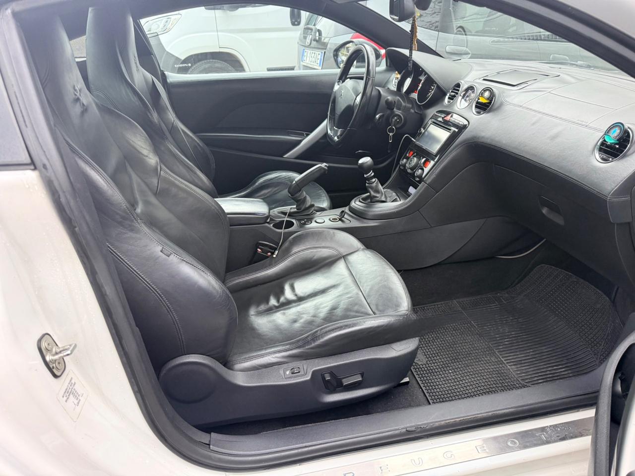 Peugeot RCZ 2.0 HDi 163CV Black Yearling-2010-