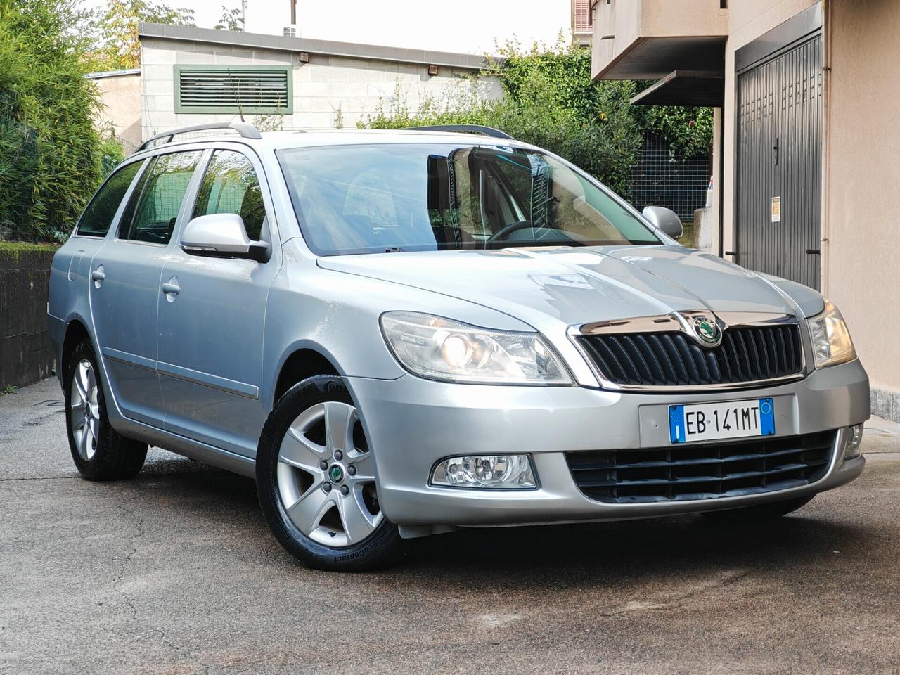 Skoda Octavia 1.6 TDI 105cv DSG / 78.000km / Unipro
