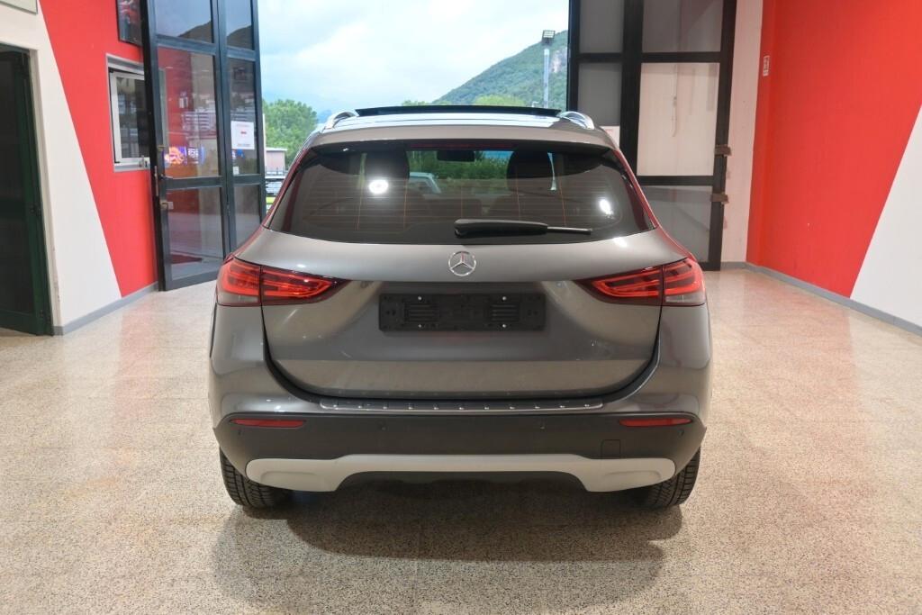 MERCEDES-BENZ GLA 180D 115CV AUTOMATIC BUSINESS SOLUTION ( DISTRONIC - TETTO PANORAMICO APR. - NAVI PREMIUM - PARK ASSIST - TELECAMERA POST. )