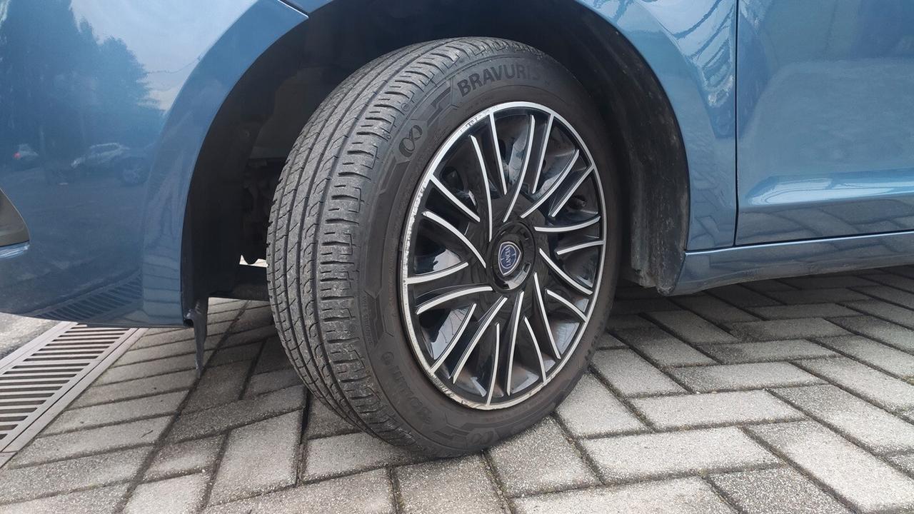 Lancia Ypsilon 1.0 FireFly 5 porte S&S Hybrid Ecochic Gold