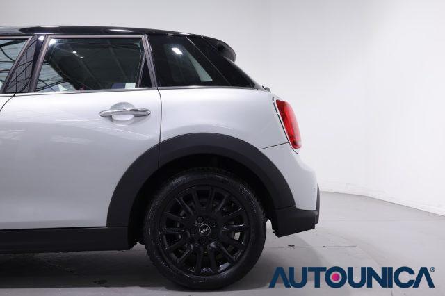 MINI Cooper 1.5 COOPER CAMDEN 5 PORTE FARI LED