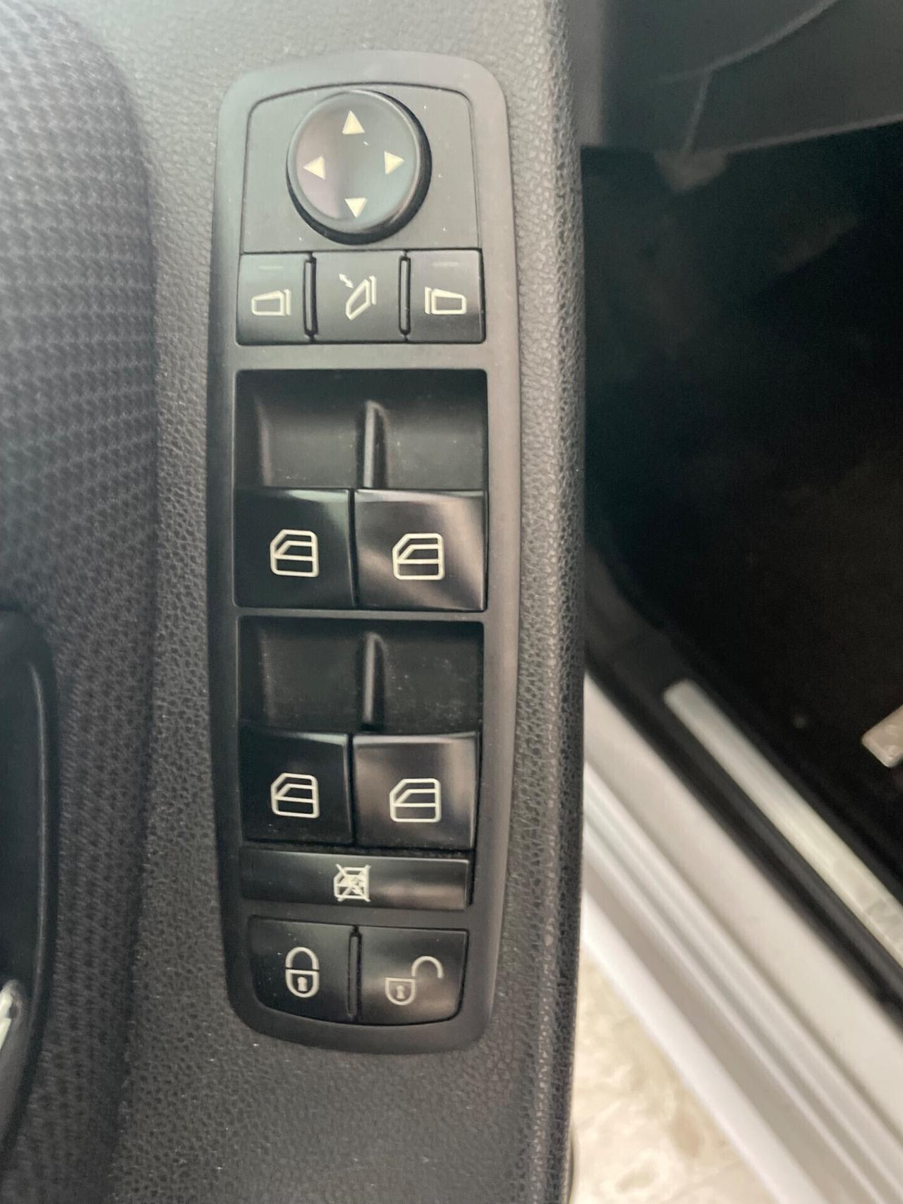 MERCEDES CLASSE B 180 116 CV "OK NEOPATENTATI"