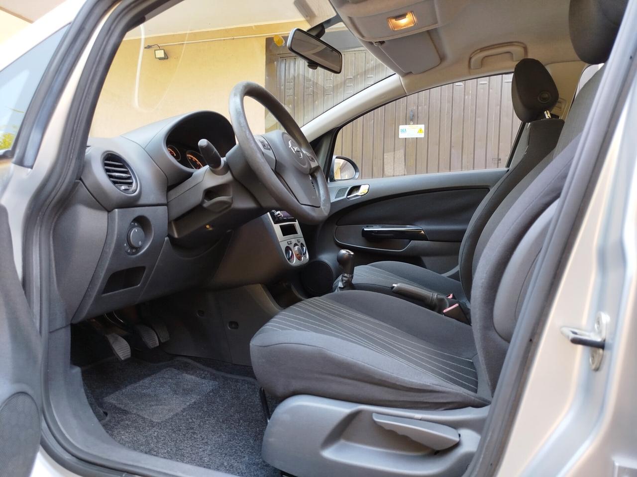 Opel Corsa 1.2 BENZINA 80cv / 50.000km / Neop.