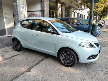 Lancia Ypsilon 1.0 FireFly 5 porte S&S Hybrid Platino