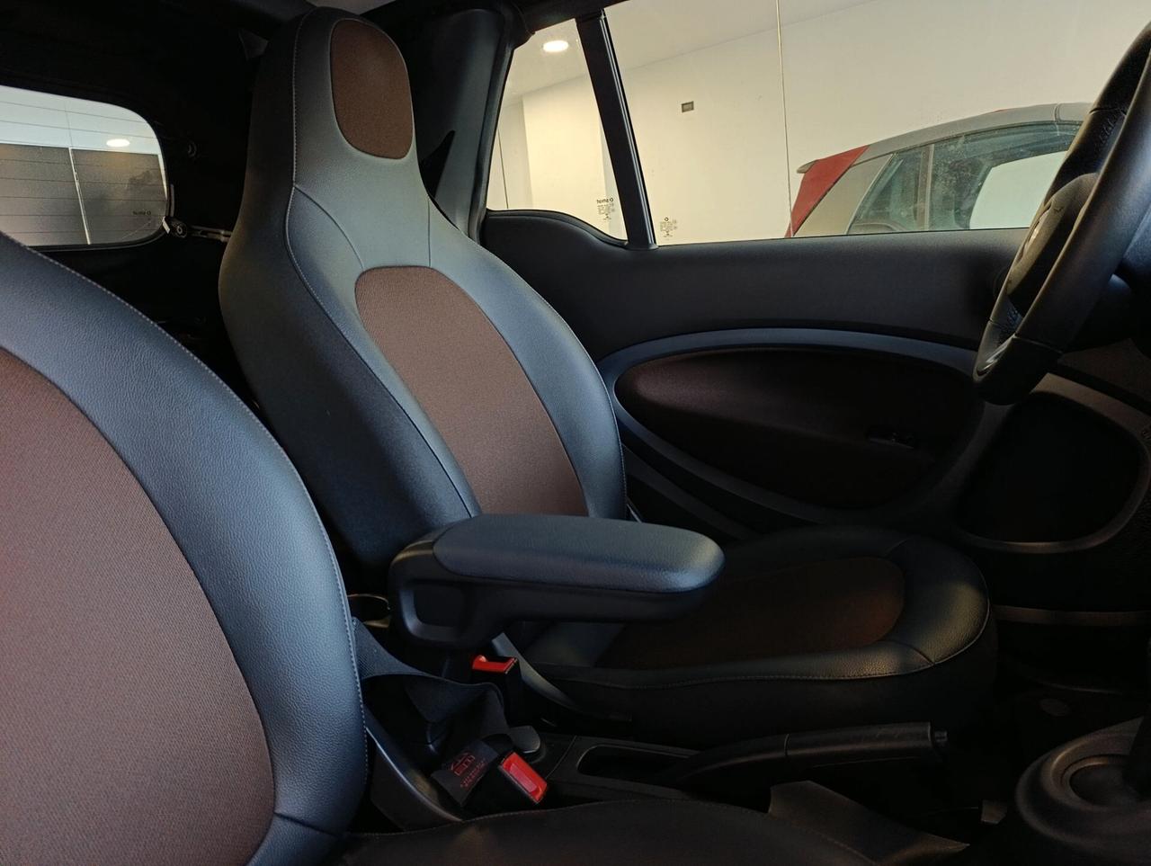 Smart ForTwo 70 1.0 twinamic cabrio Perfect capote Rossa