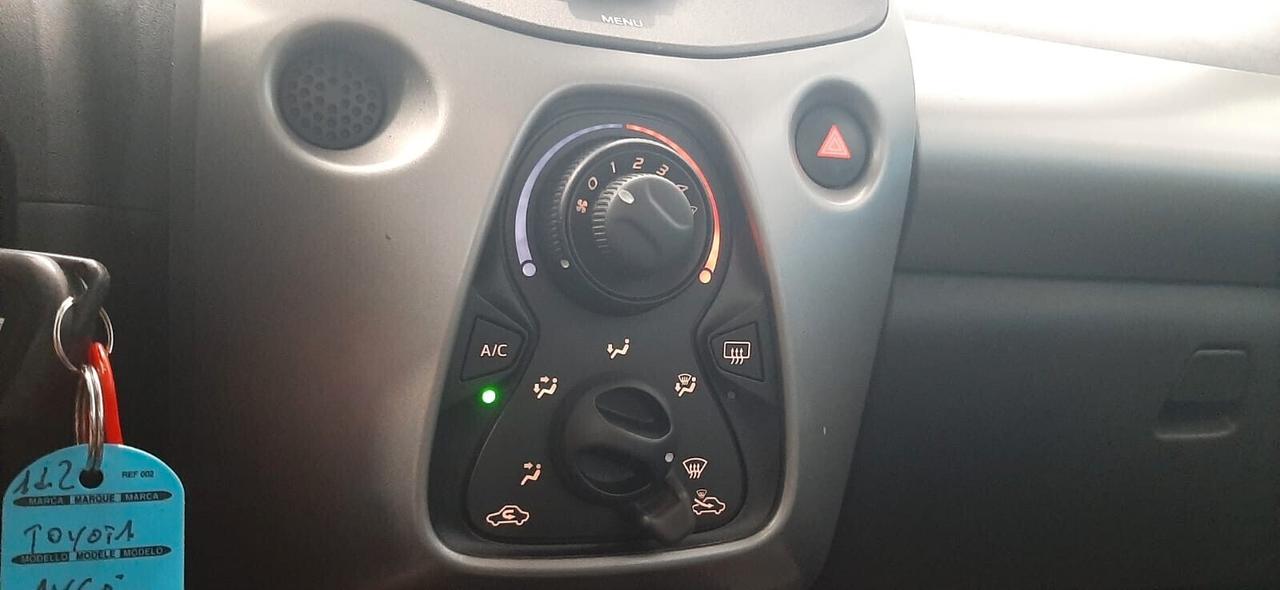 Toyota Aygo 1.0 VVT-i 69 CV 5 porte x-business