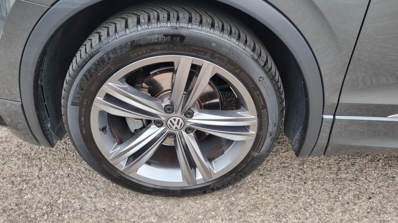 Volkswagen Tiguan R line 2.0 TDI 150 cv Dsg