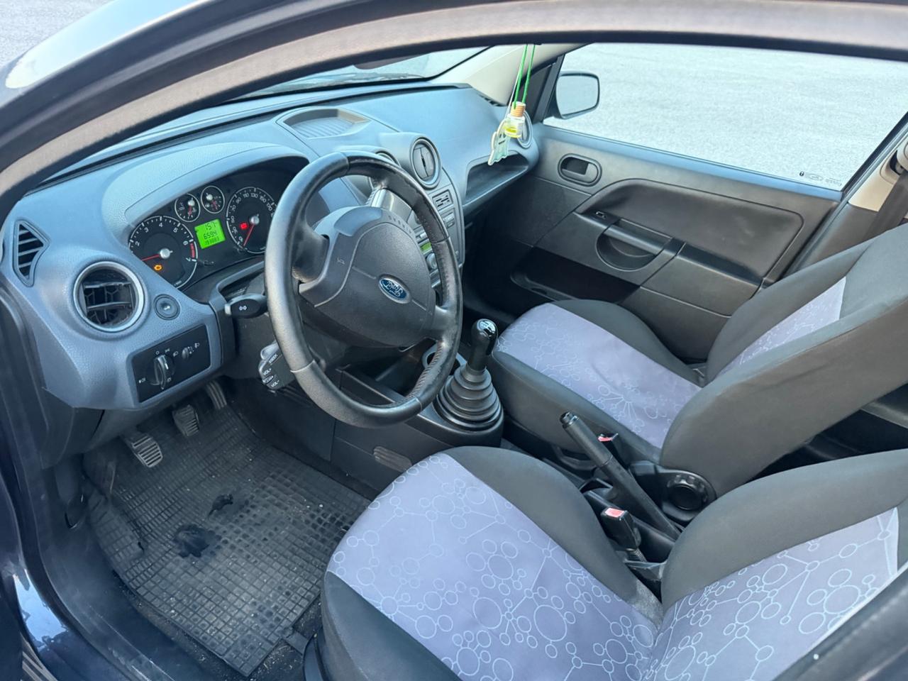 Ford Fiesta 1.2 16V 5p. Ghia